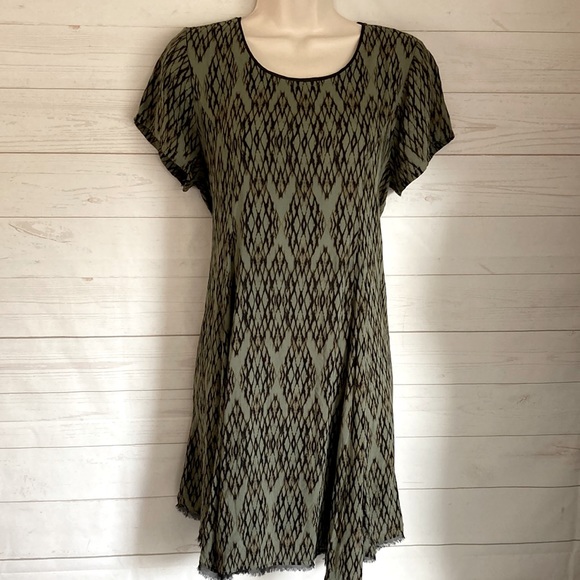 Silence + Noise Size M Moss Green Ikat Print flowy Witchy T-Shirt Rayon Dress - Picture 4 of 11